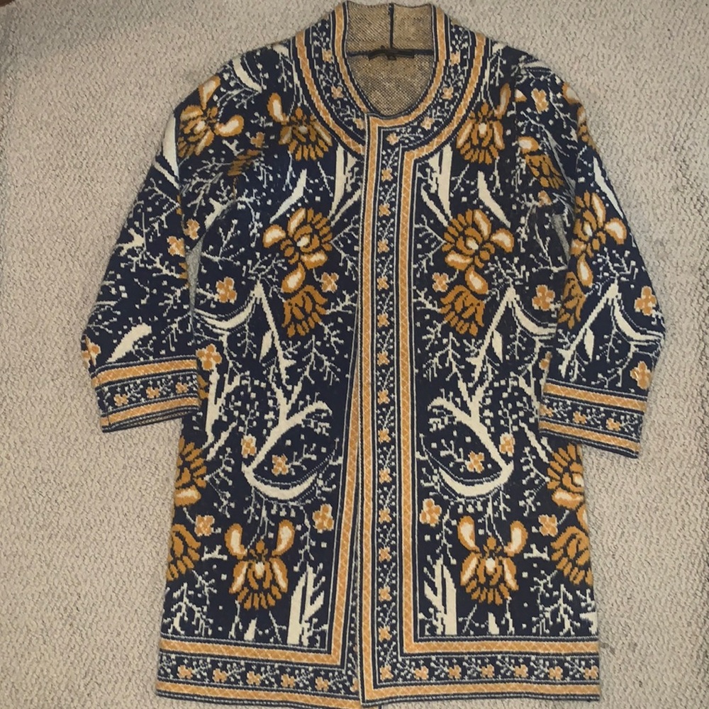 Max Sport sweater size medium